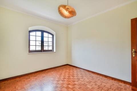 Apartamento T2+1 com garagem fechada na Foz do Arelho