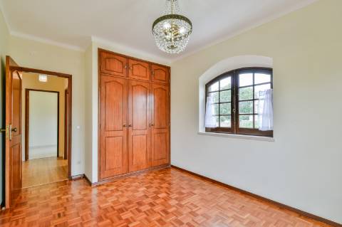 Apartamento T2+1 com garagem fechada na Foz do Arelho