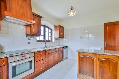Apartamento T2+1 com garagem fechada na Foz do Arelho