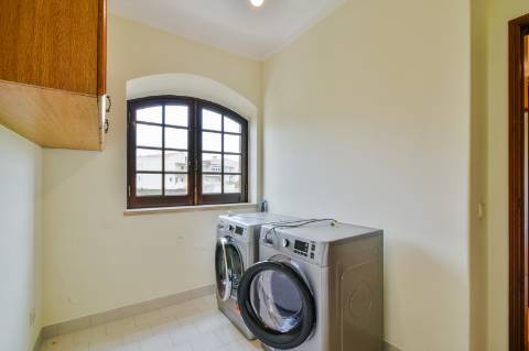 Apartamento T2+1 com garagem fechada na Foz do Arelho
