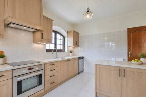 Apartamento T2+1 com garagem fechada na Foz do Arelho