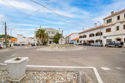 Apartamento T2+1 com garagem fechada na Foz do Arelho