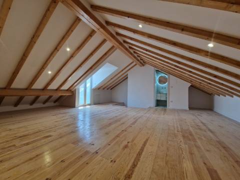 Apartamento T3 Duplex na Graça - Junto ao Miradouro da Senhora do Monte