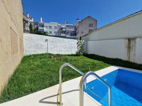 Exclusivo T2 novo com jardim privativo e piscina | Penha de França