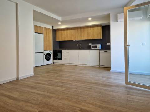Exclusivo T2 novo com jardim privativo e piscina | Penha de França