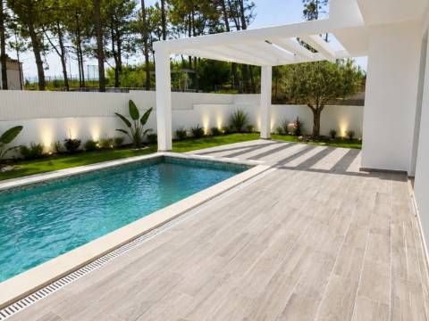 Moradia V4 com piscina perto da Lagoa de Óbidos