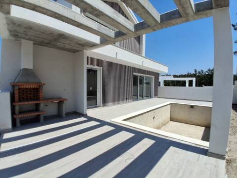 Moradia V4 com piscina perto da Lagoa de Óbidos