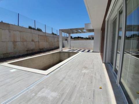 Moradia V4 com piscina perto da Lagoa de Óbidos