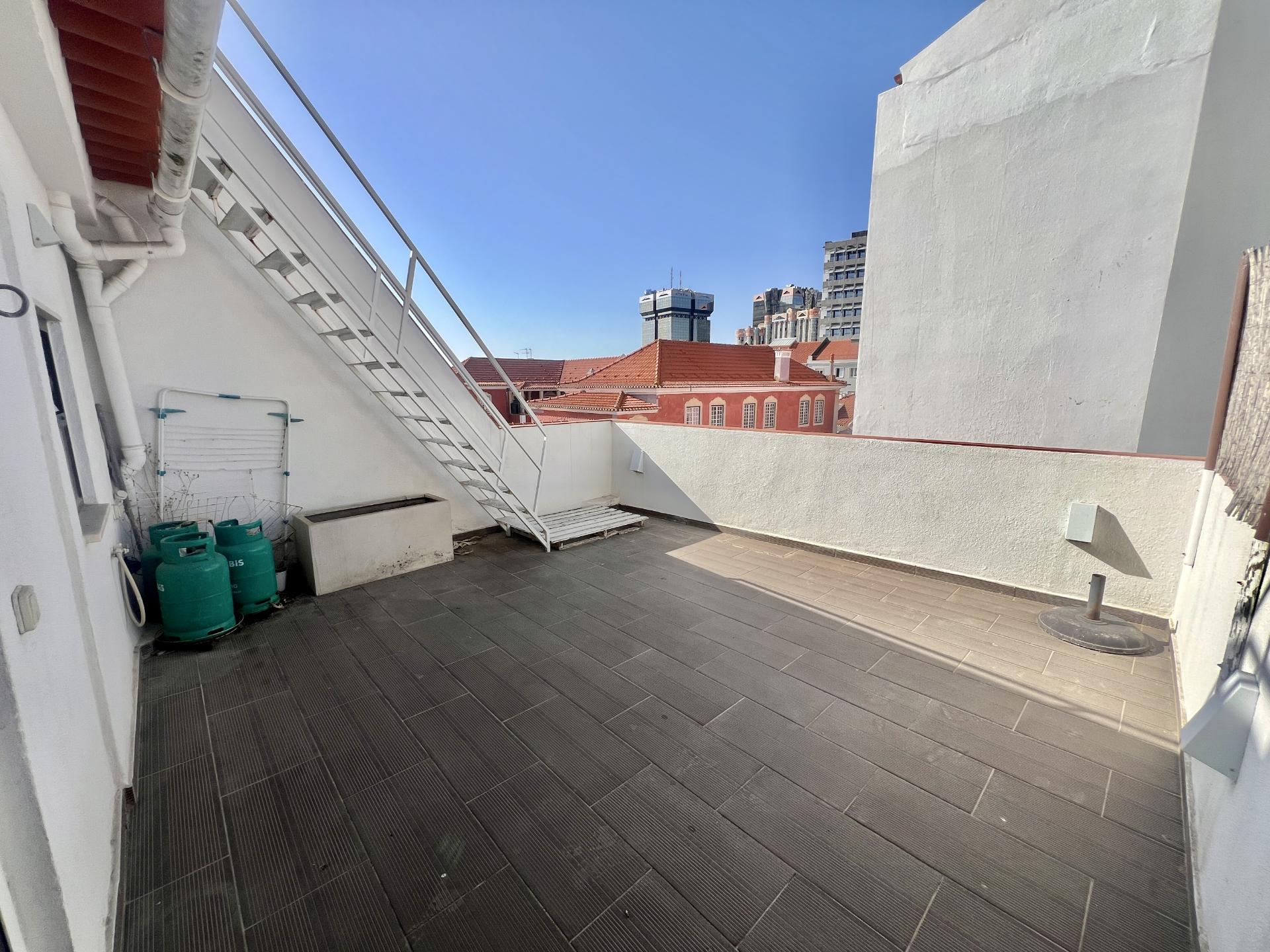 Prédio de charme em azulejo em Campo de Ourique | Elevado potencial de valorização | Lisboa