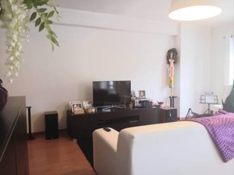 Apartamento T3 no Centro de Ourém com Terraço