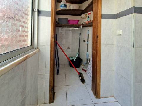 Apartamento T2+1 no centro de Moscavide