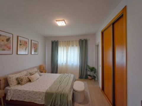 T2 Remodelado com Garagem, Centro da Marinha Grande