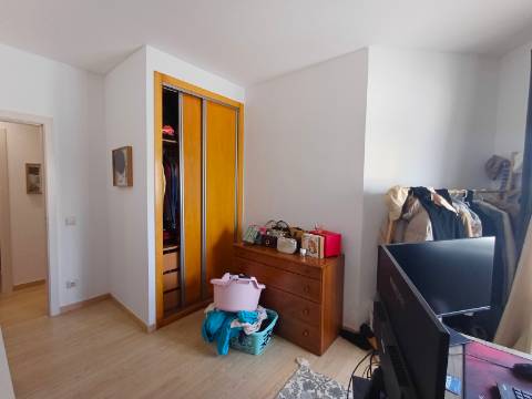 T2 Remodelado com Garagem, Centro da Marinha Grande