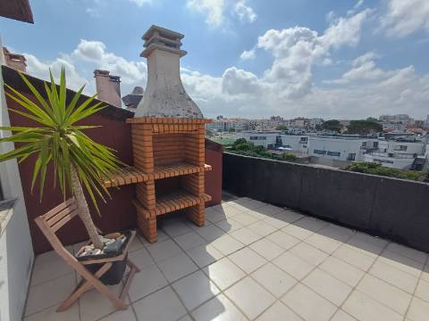 T2 Remodelado com Garagem, Centro da Marinha Grande