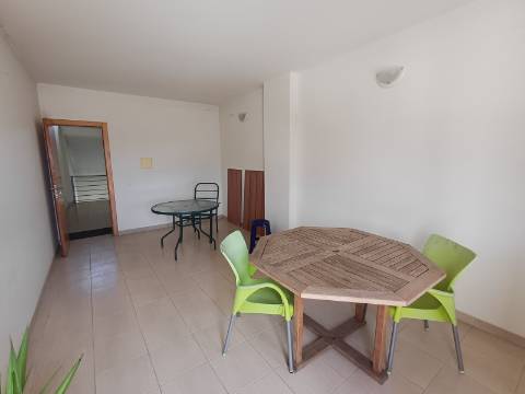 T2 Remodelado com Garagem, Centro da Marinha Grande