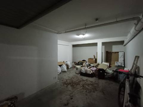 T2 Remodelado com Garagem, Centro da Marinha Grande