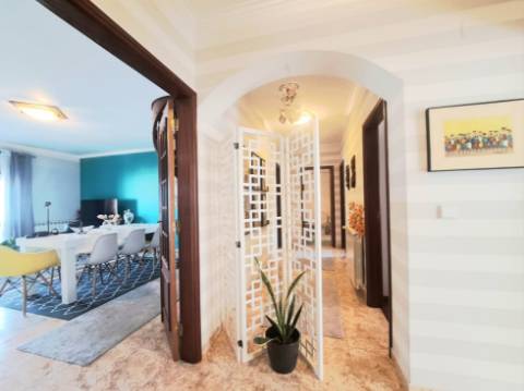 Apartamento Duplex T3 com Garagem | Centro de Ourém