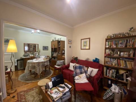 V E N D I D O - Excelente T1 c/ 62m2 em Moscavide - Boas Áreas - Varanda