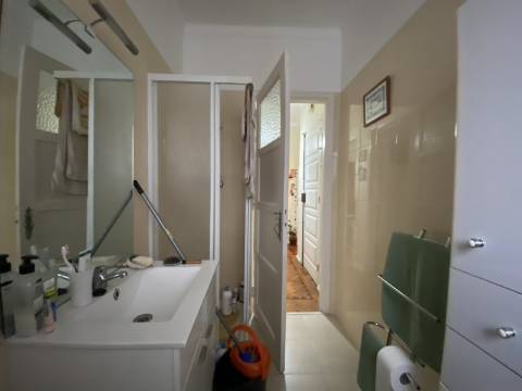 V E N D I D O - Excelente T1 c/ 62m2 em Moscavide - Boas Áreas - Varanda