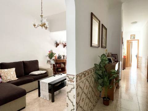 Apartamento T2 em Moscavide - 2º Andar - Ótimas Áreas