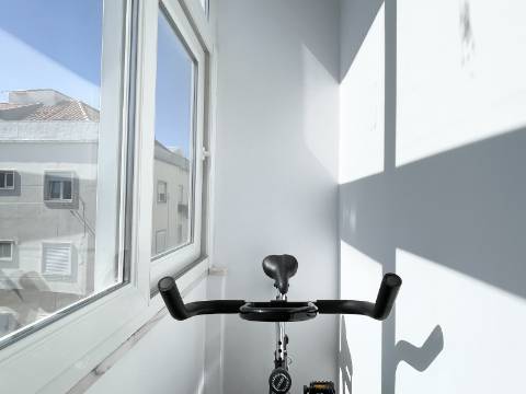 V E N D I D O - Apartamento T2 em Moscavide - Remodelado - Muita Luz Natural