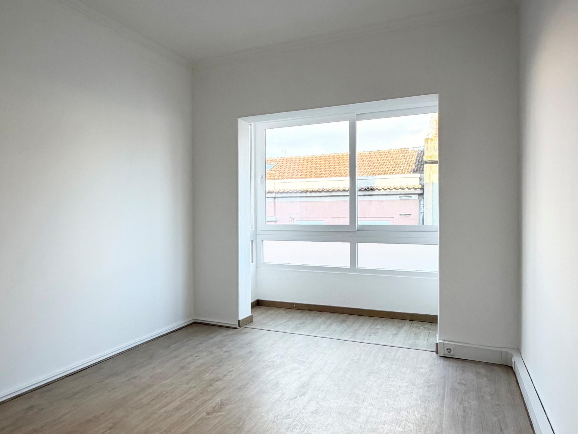 Apartamento T1 em Moscavide - 3º Andar - CENTRAL - 2 Marquises