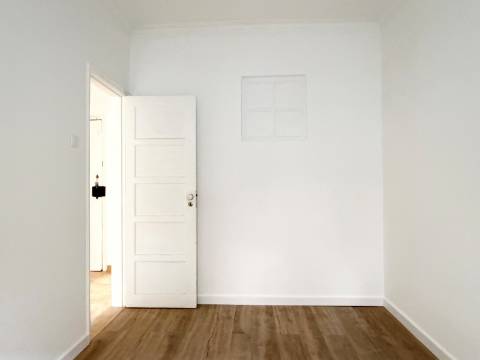 Apartamento T1 em Moscavide - 3º Andar - CENTRAL - 2 Marquises