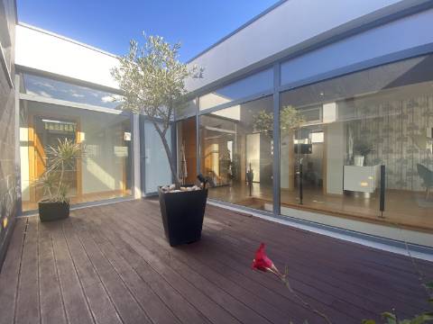 Loures - V4+1 Moradia c/ Piscina Privada - Varanda - Box + 2 parqueamentos