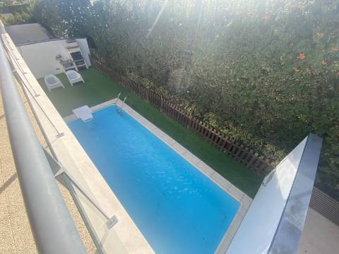 Loures - V4+1 Moradia c/ Piscina Privada - Varanda - Box + 2 parqueamentos
