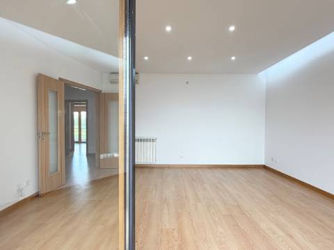 Apartamento T3 - Urb. Colinas do Cruzeiro - Excelente oportunidade