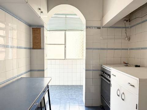 Apartamento T2 - Moscavide - 2º Andar - OPORTUNIDADE