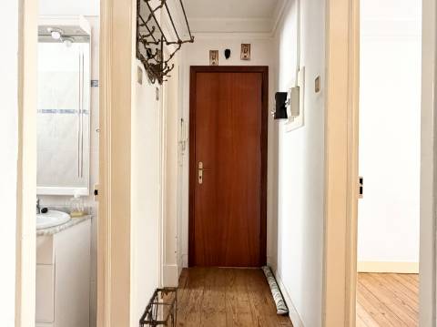 Apartamento T2 - Moscavide - 2º Andar - OPORTUNIDADE
