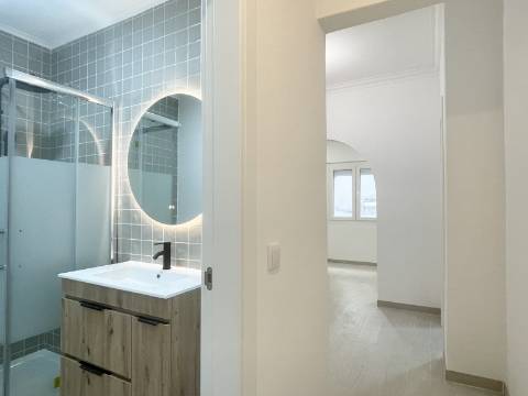 Apartamento T1 - Moscavide - Remodelado - Rés-do-Chão c/ Terraço