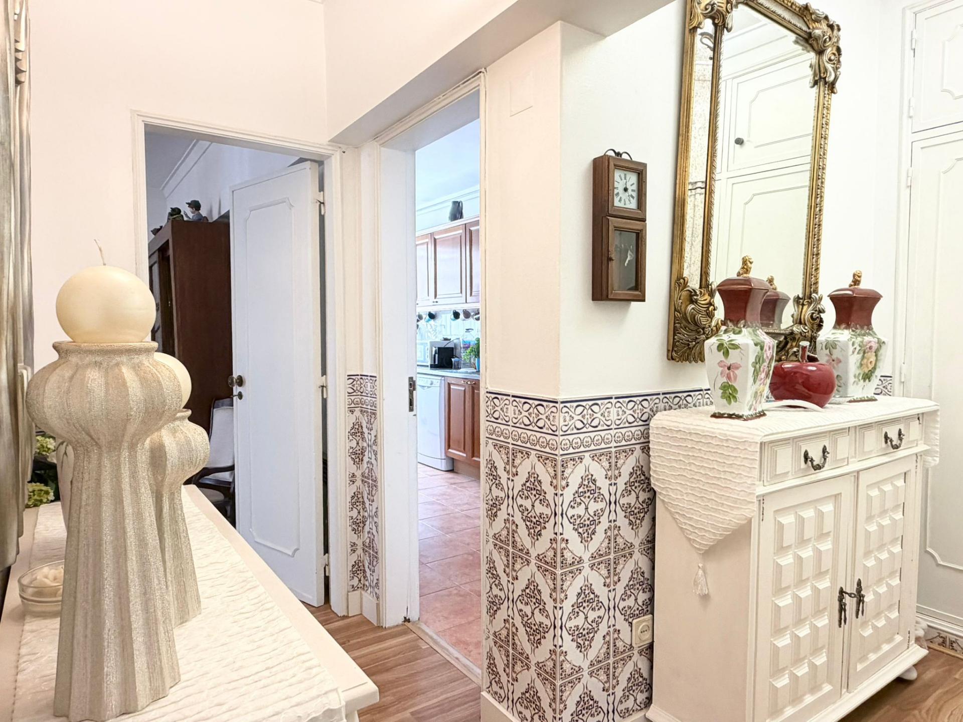 Apartamento T2 - Bobadela - c/ Parqueamento - Arrecadação