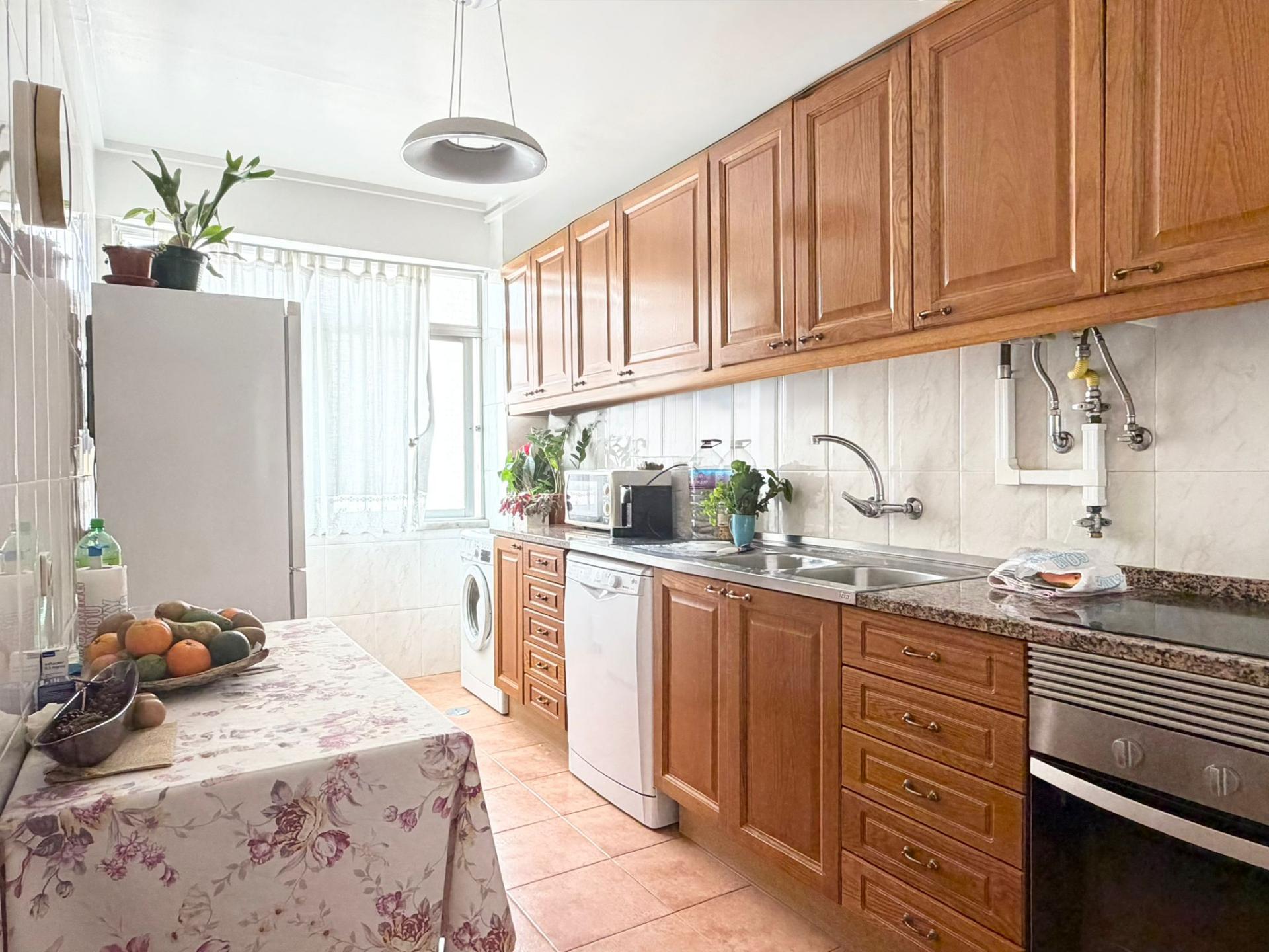 Apartamento T2 - Bobadela - c/ Parqueamento - Arrecadação