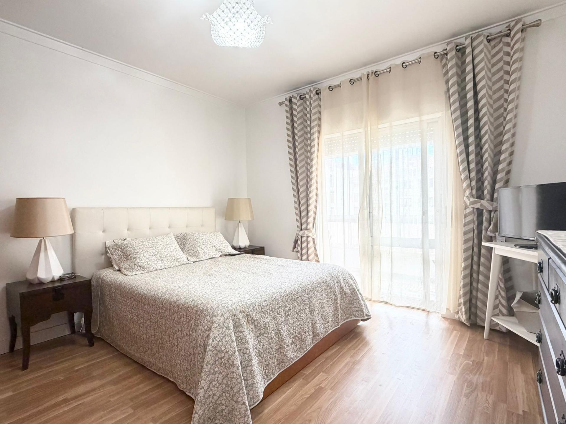 Apartamento T2 - Bobadela - c/ Parqueamento - Arrecadação