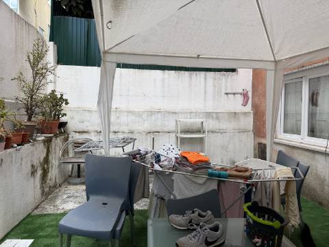 T1+1 p/ Venda em Moscavide - Terraço - RCH
