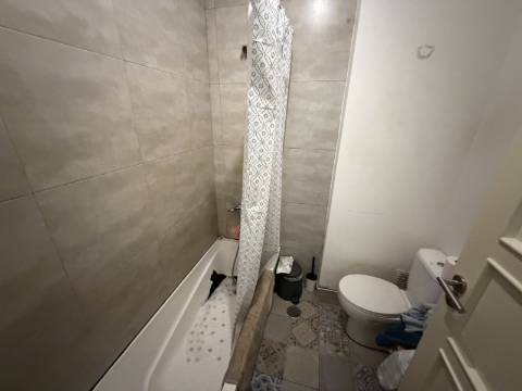 T1+1 p/ Venda em Moscavide - Terraço - RCH