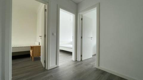 Apartamento T2 - Moscavide p/ Arrendar Junto à Universidade IADE - Muita Luz
