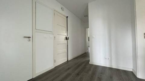 Apartamento T2 - Moscavide p/ Arrendar Junto à Universidade IADE - Muita Luz