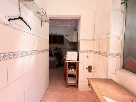 Apartamento T2 - Moscavide - Obras Totais - RCH c/ Terraço