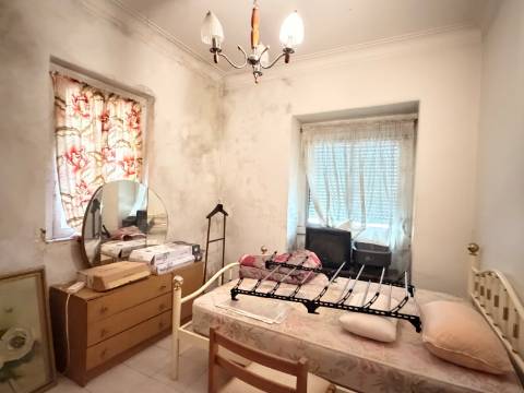 Apartamento T2 - Moscavide - Obras Totais - RCH c/ Terraço