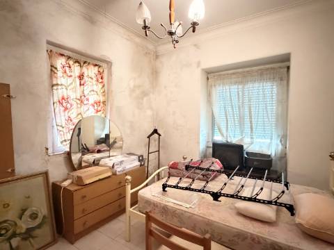 Apartamento T2 - Moscavide - Obras Totais - RCH c/ Terraço