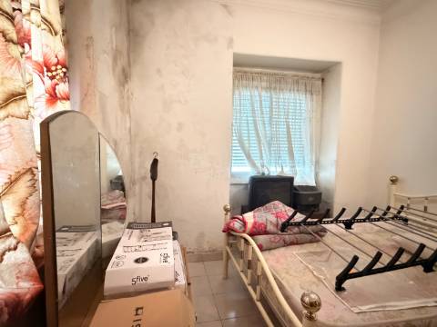 Apartamento T2 - Moscavide - Obras Totais - RCH c/ Terraço