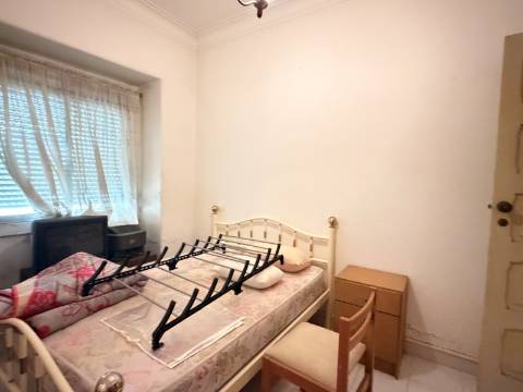 Apartamento T2 - Moscavide - Obras Totais - RCH c/ Terraço