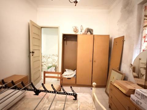 Apartamento T2 - Moscavide - Obras Totais - RCH c/ Terraço