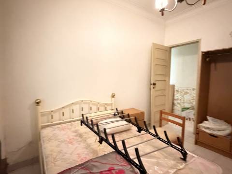 Apartamento T2 - Moscavide - Obras Totais - RCH c/ Terraço