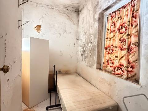 Apartamento T2 - Moscavide - Obras Totais - RCH c/ Terraço