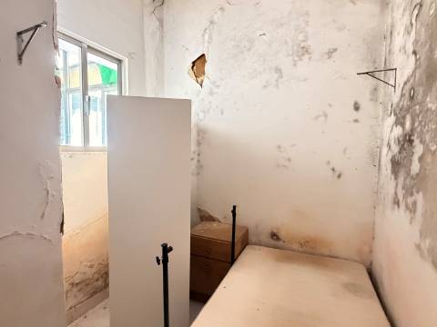 Apartamento T2 - Moscavide - Obras Totais - RCH c/ Terraço