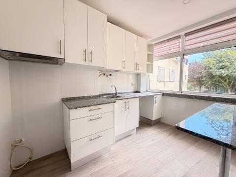 Apartamento T1 em Moscavide - 2º andar - p/ Arrendar